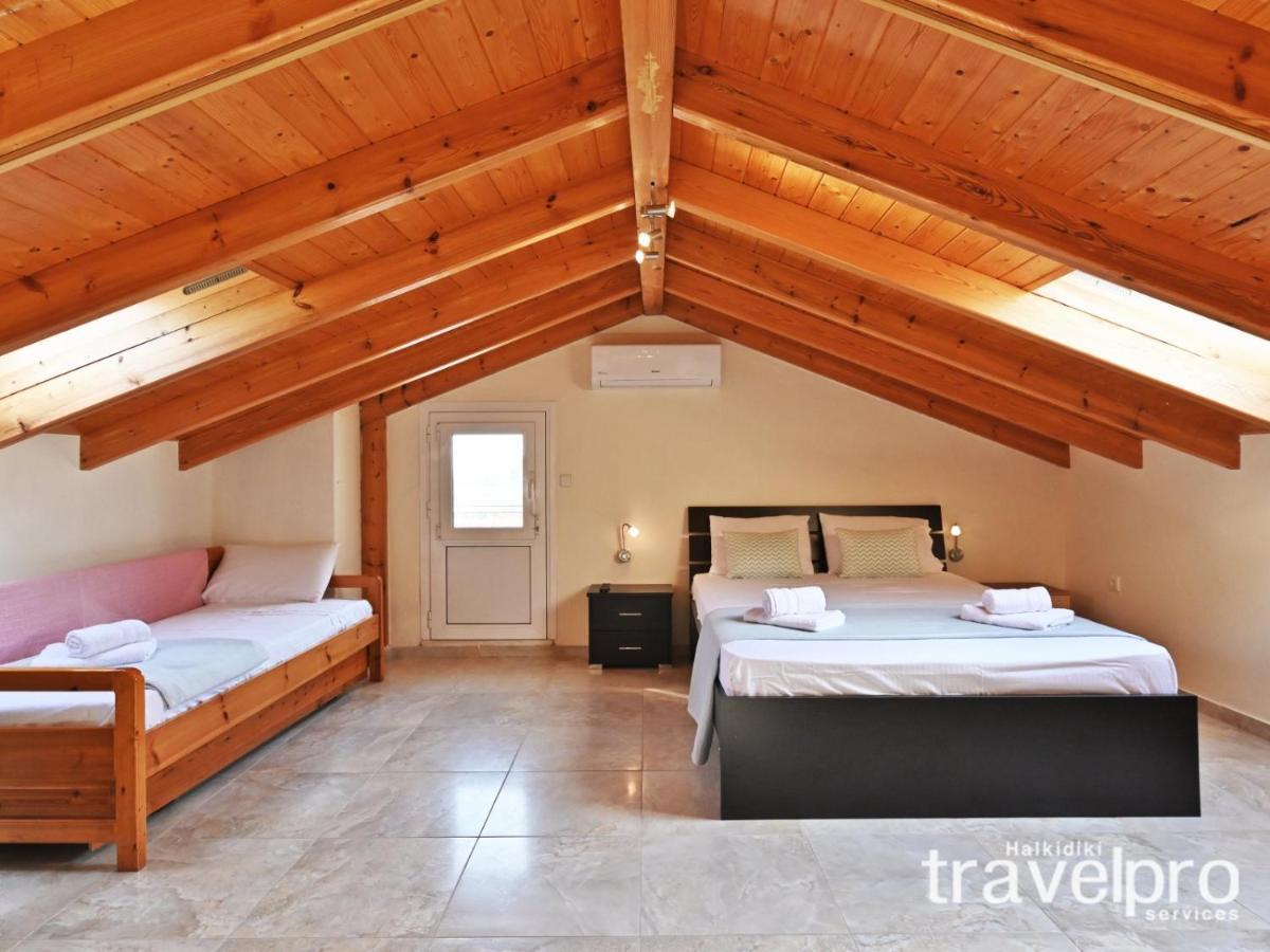 Villa Iris By Rentalspro Services - Agios Mamas Beach Екстериор снимка