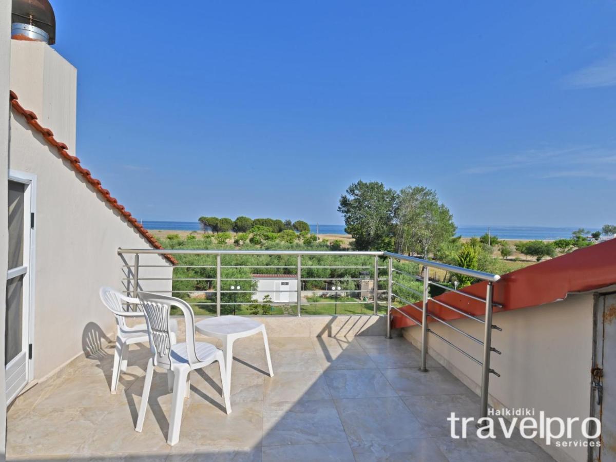Villa Iris By Rentalspro Services - Agios Mamas Beach Екстериор снимка