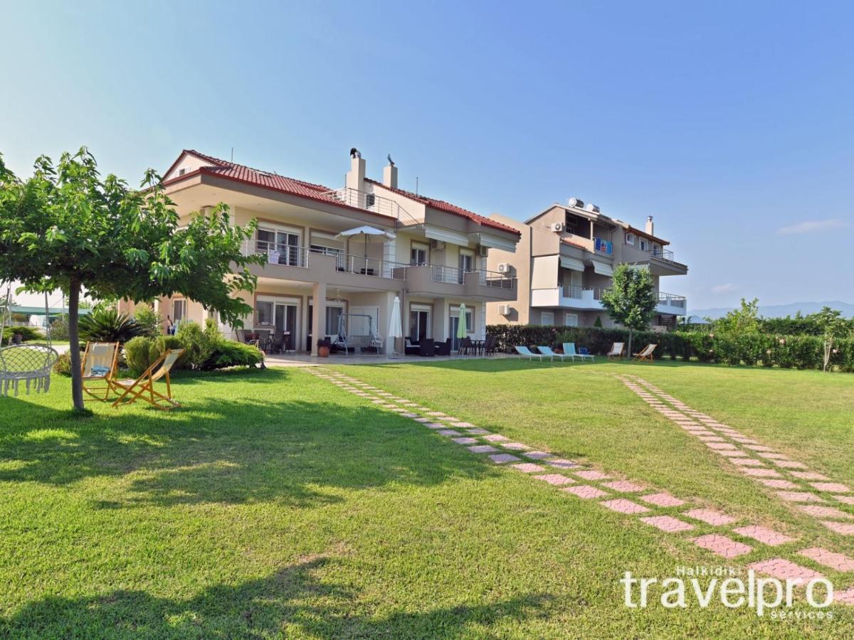 Villa Iris By Rentalspro Services - Agios Mamas Beach Екстериор снимка