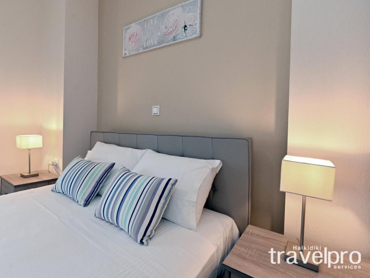 Villa Iris By Rentalspro Services - Agios Mamas Beach Екстериор снимка