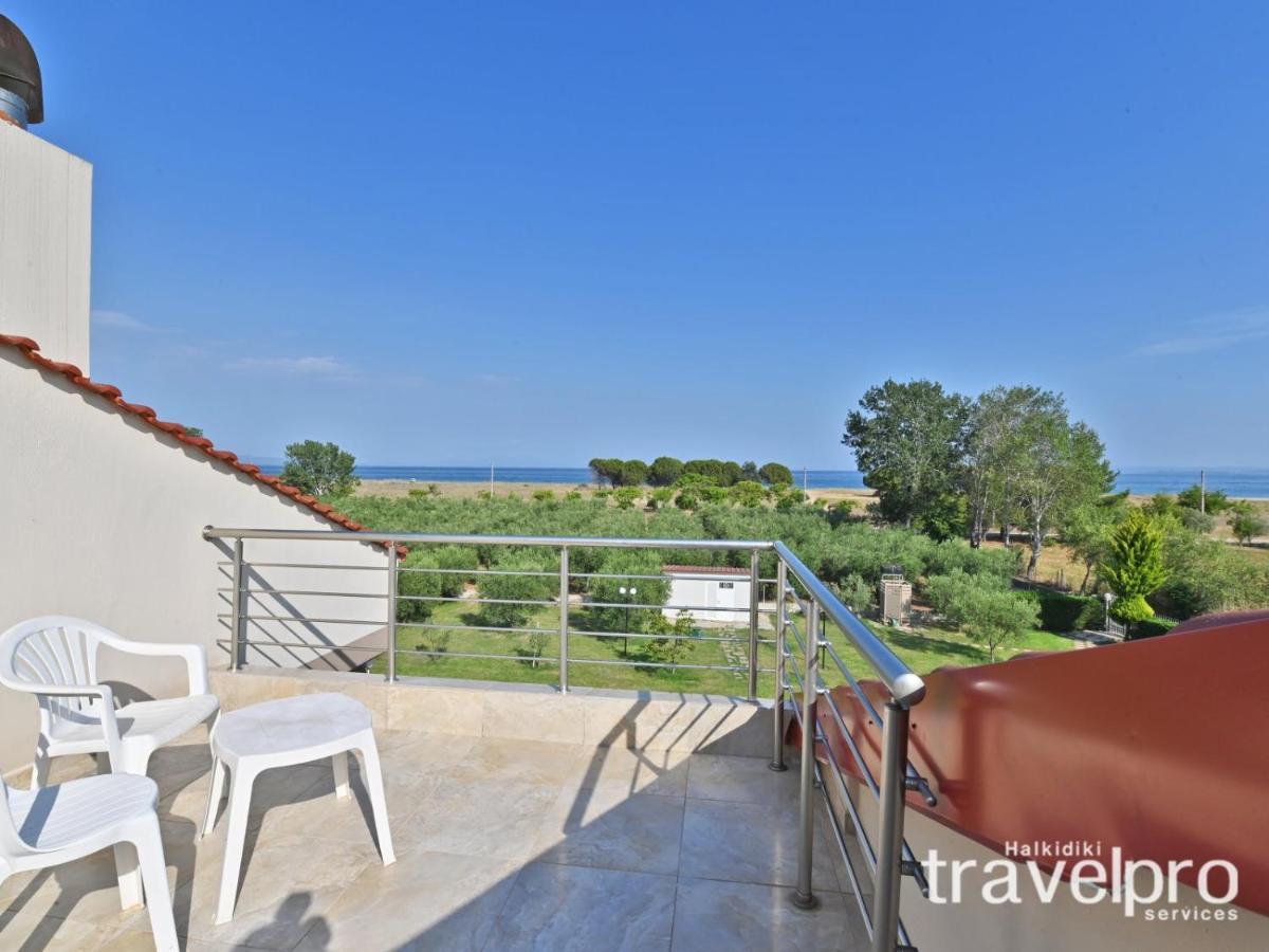 Villa Iris By Rentalspro Services - Agios Mamas Beach Екстериор снимка