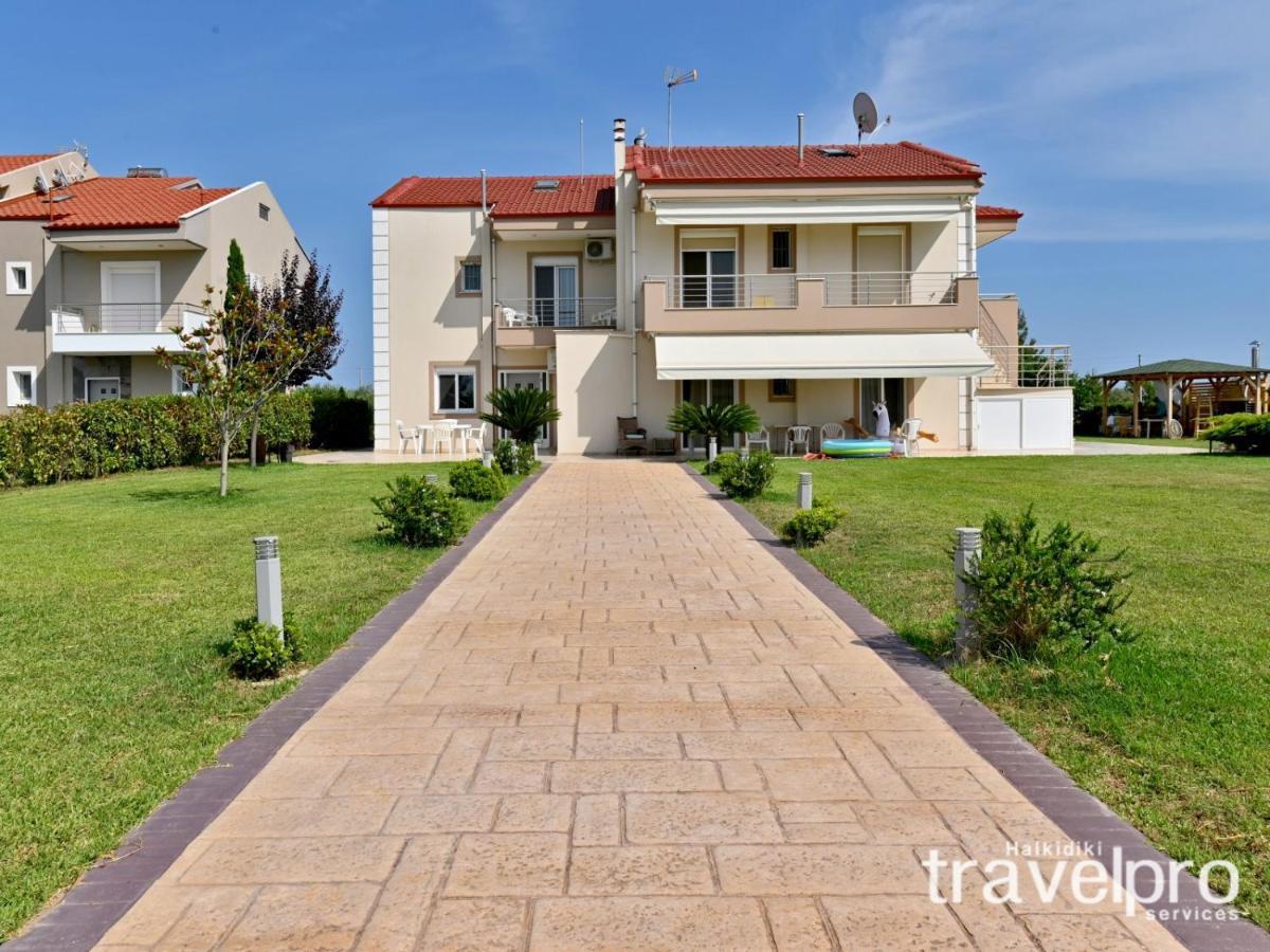 Villa Iris By Rentalspro Services - Agios Mamas Beach Екстериор снимка