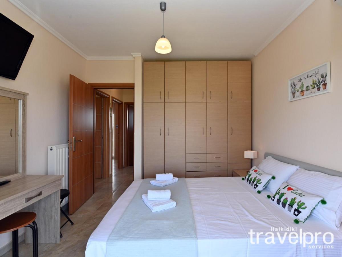 Villa Iris By Rentalspro Services - Agios Mamas Beach Екстериор снимка
