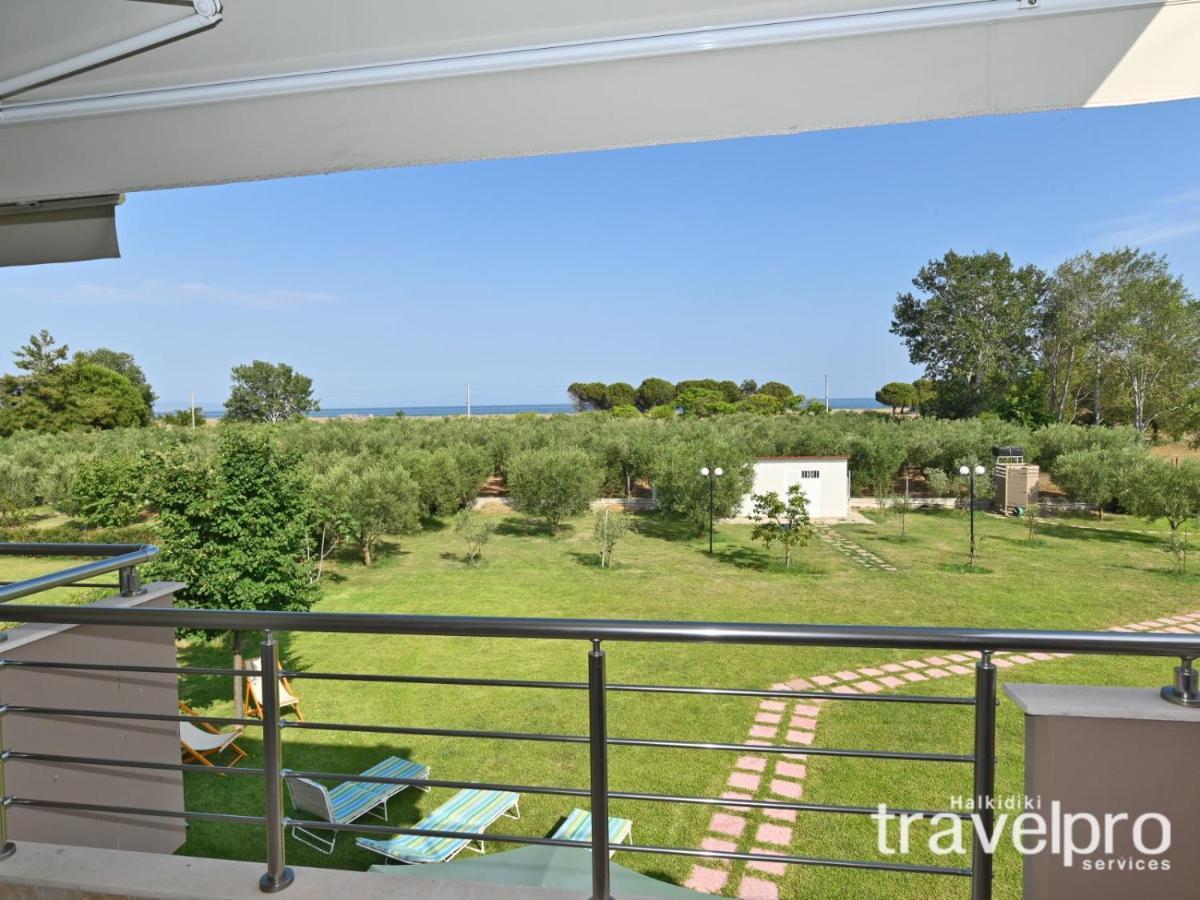 Villa Iris By Rentalspro Services - Agios Mamas Beach Екстериор снимка