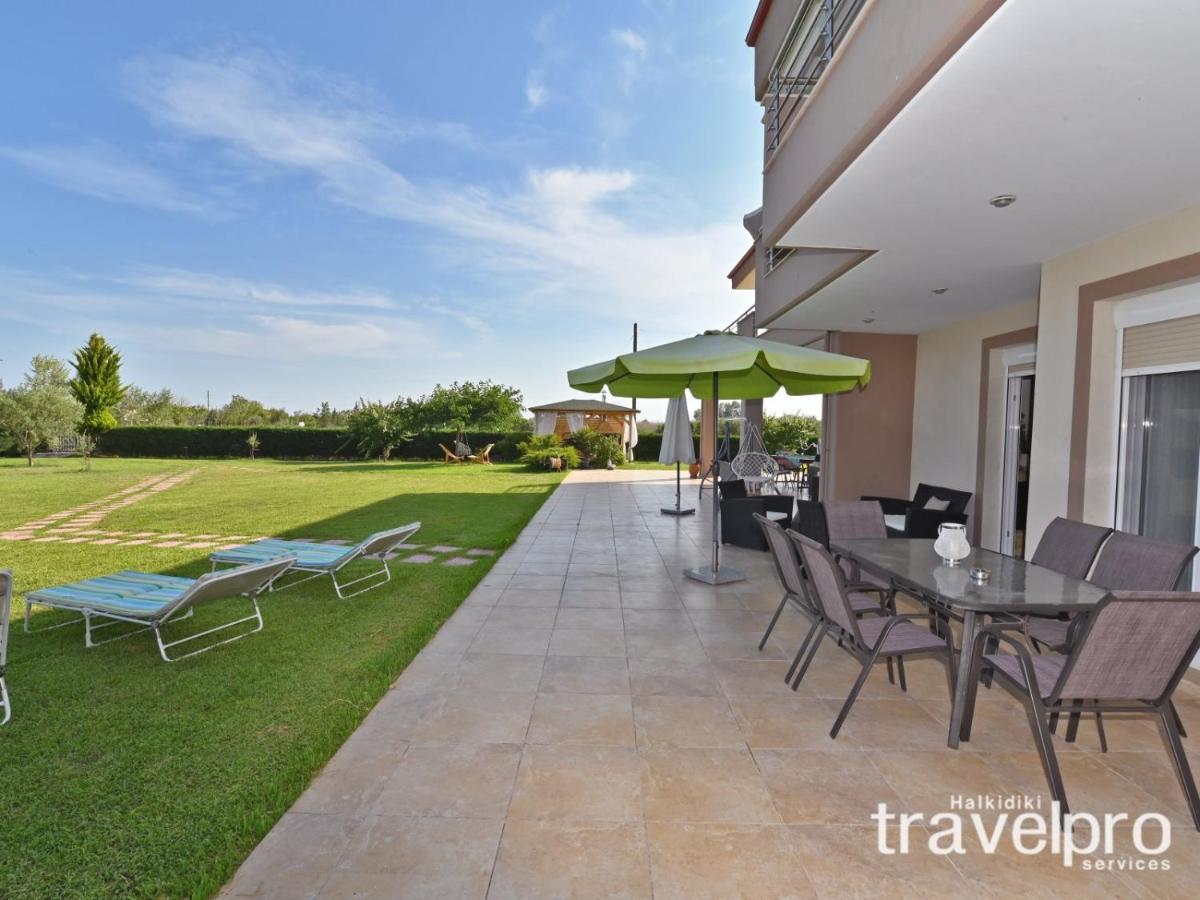 Villa Iris By Rentalspro Services - Agios Mamas Beach Екстериор снимка