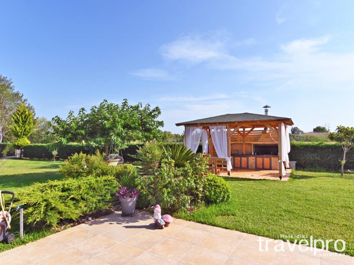 Villa Iris By Rentalspro Services - Agios Mamas Beach Екстериор снимка