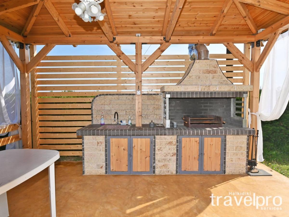 Villa Iris By Rentalspro Services - Agios Mamas Beach Екстериор снимка
