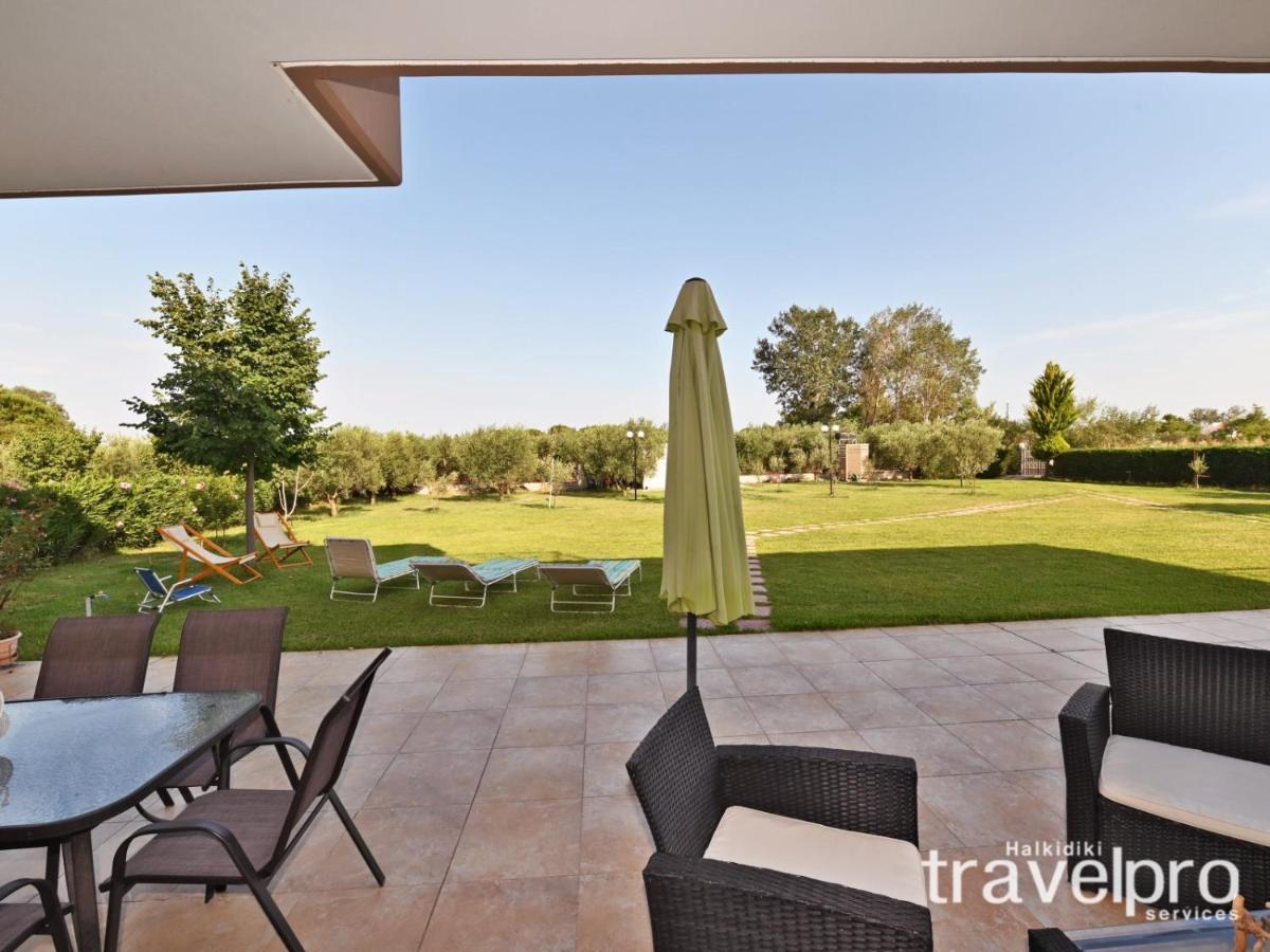 Villa Iris By Rentalspro Services - Agios Mamas Beach Екстериор снимка