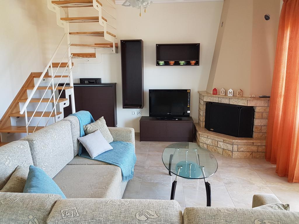 Villa Iris By Rentalspro Services - Agios Mamas Beach Екстериор снимка